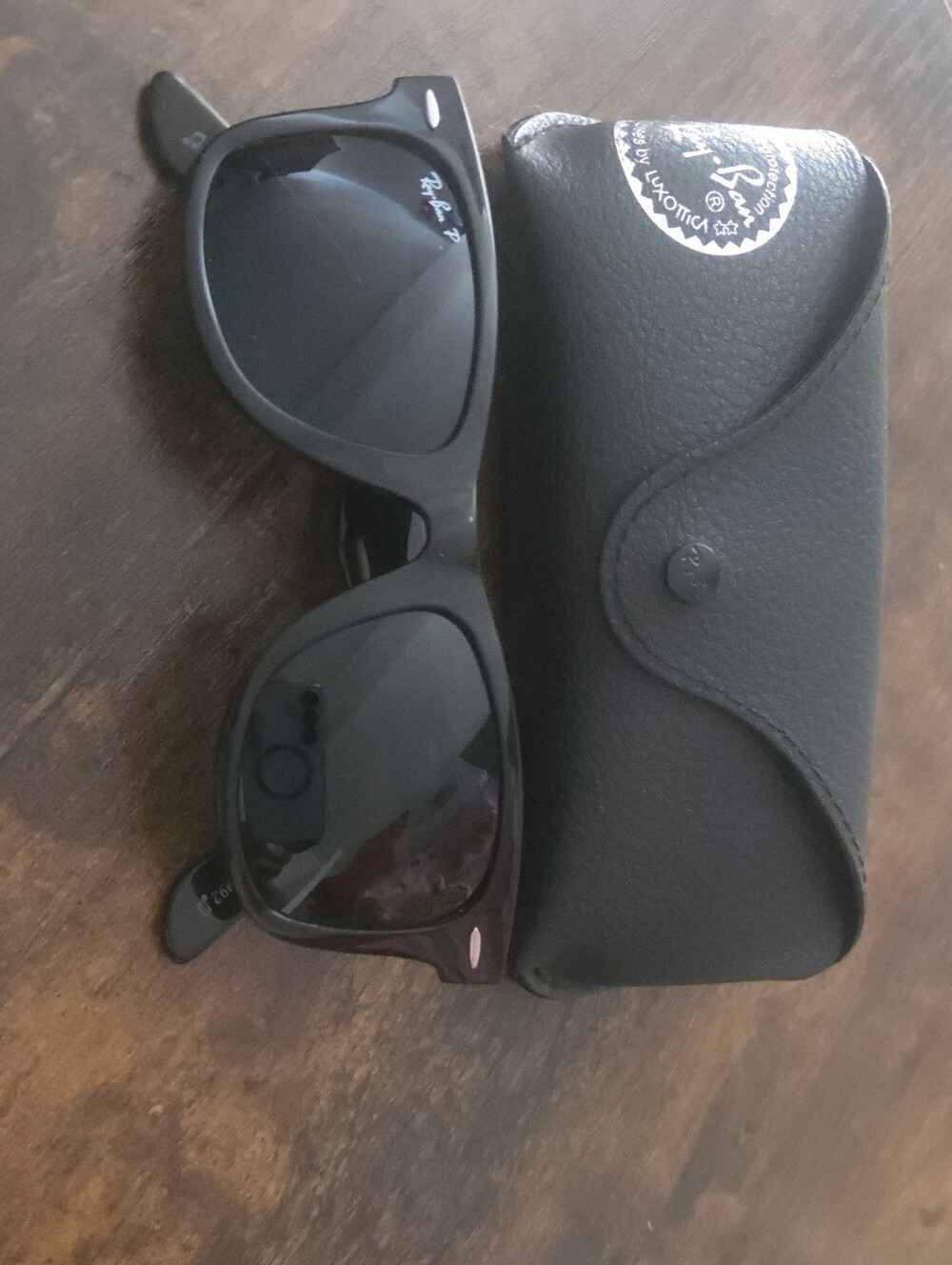 Ray-Ban Black Sunglasses with Black Case (Polarized Look)